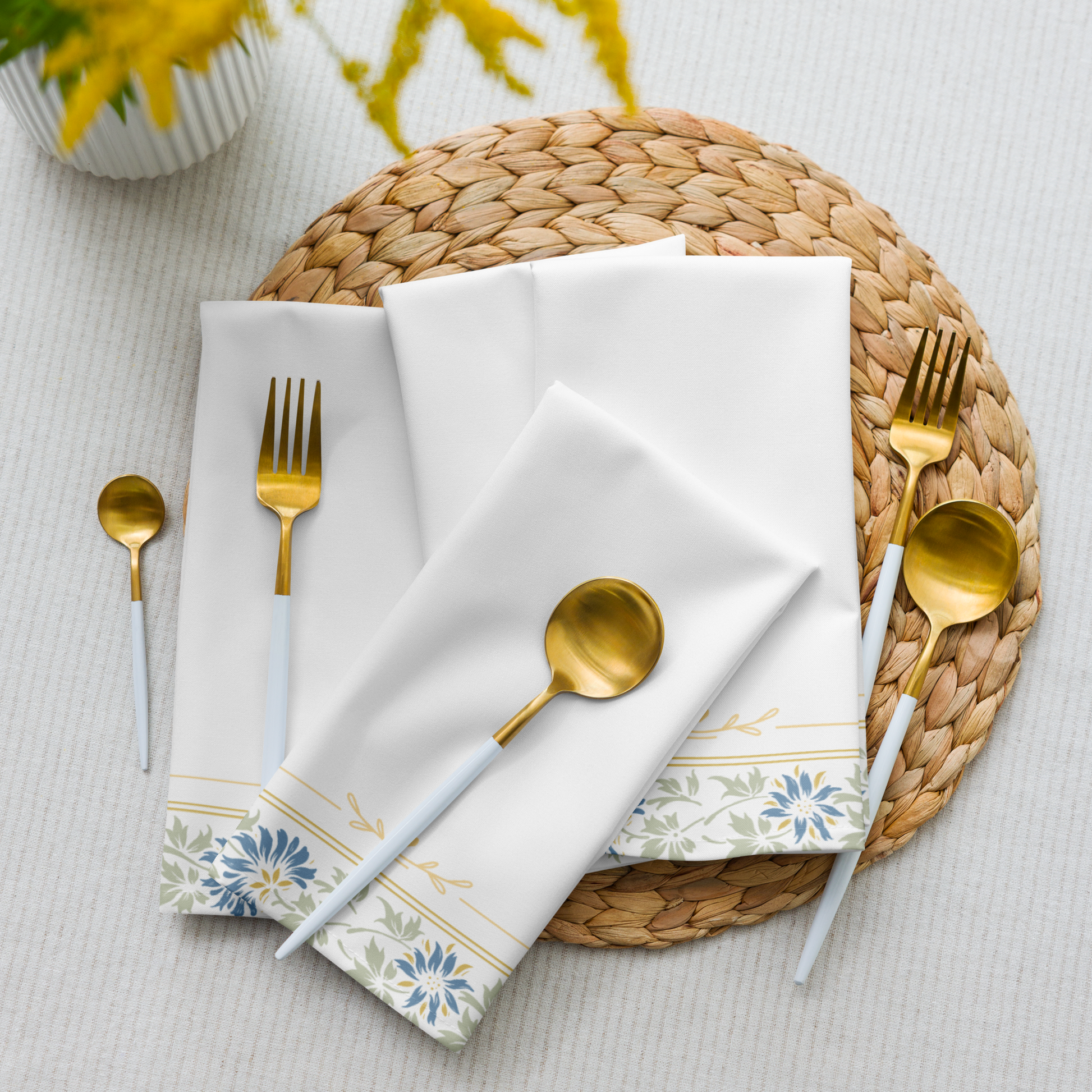 Blue Border Cloth Napkin Set