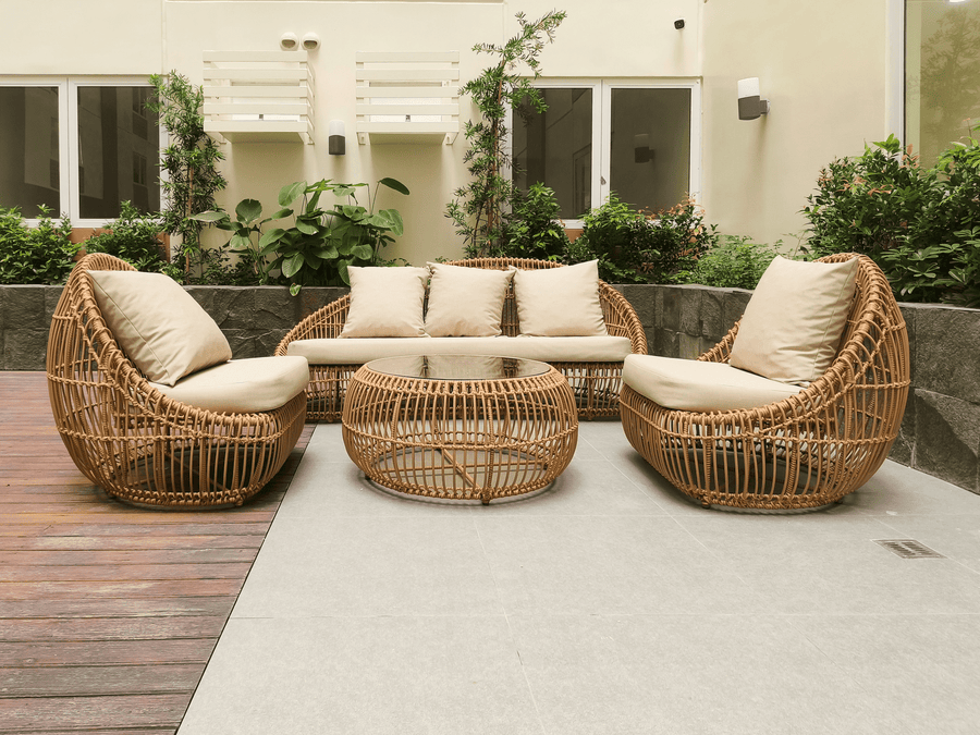 Top Reasons to Choose Custom Outdoor Cushions Over Ready-Made Options