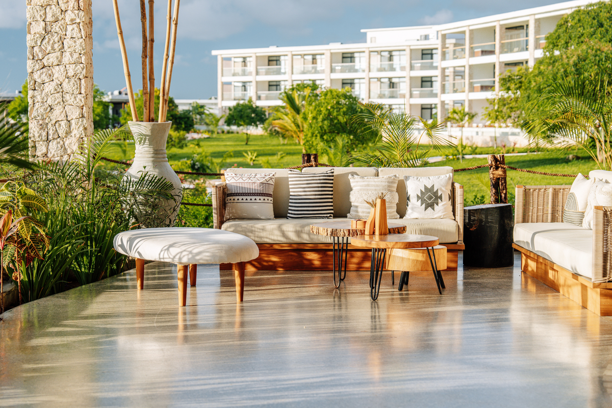 Hotel outdoor space refreshed for fall