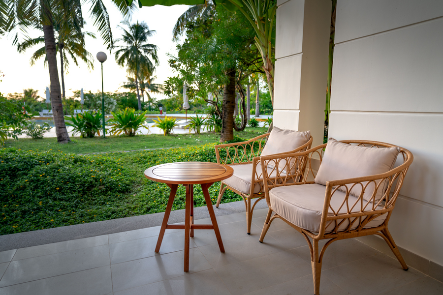 Choosing Outdoor Cushions That Last: Why Sunbrella Outperforms Ordinary Options