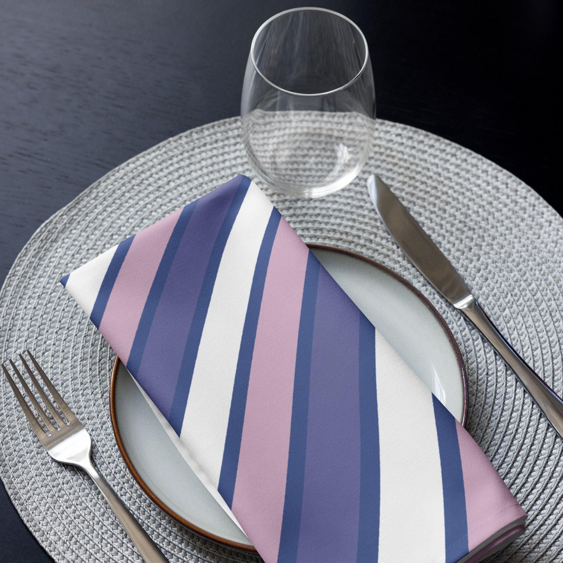 Elegant Swirls: Purple Cloth Napkin Set – Add a Touch of Sophistication to Your Table Setting