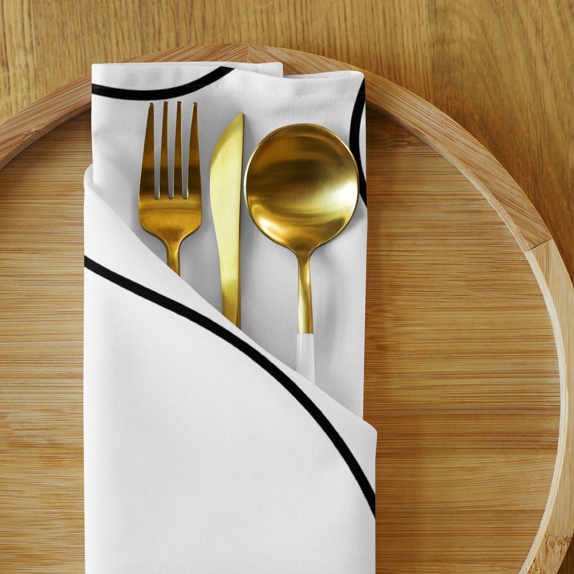 Monochrome Chic: White and Black Designed Cloth Napkin Set – A Timeless Addition to Your Dining Decor