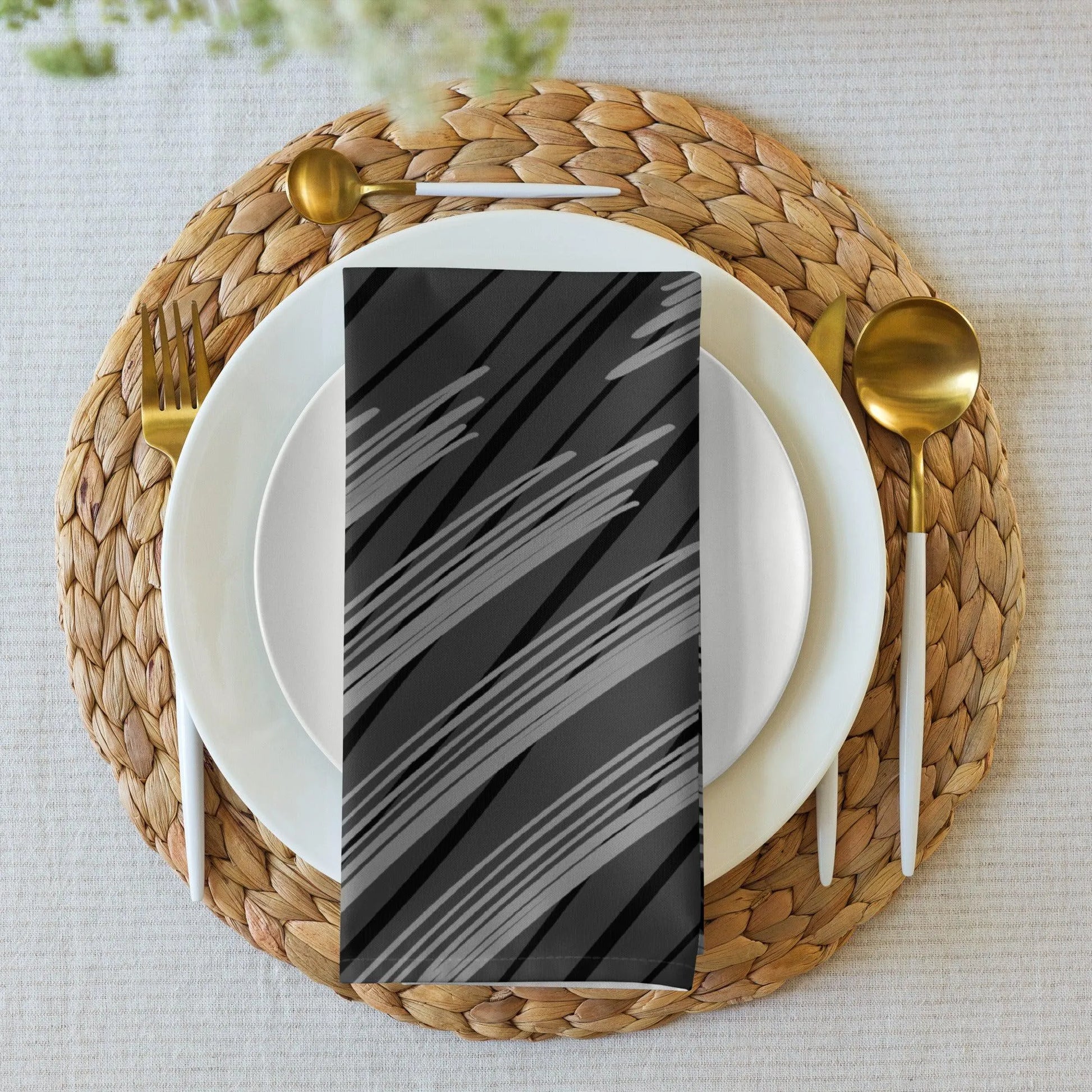 Dual White and Black Cloth Napkin Set