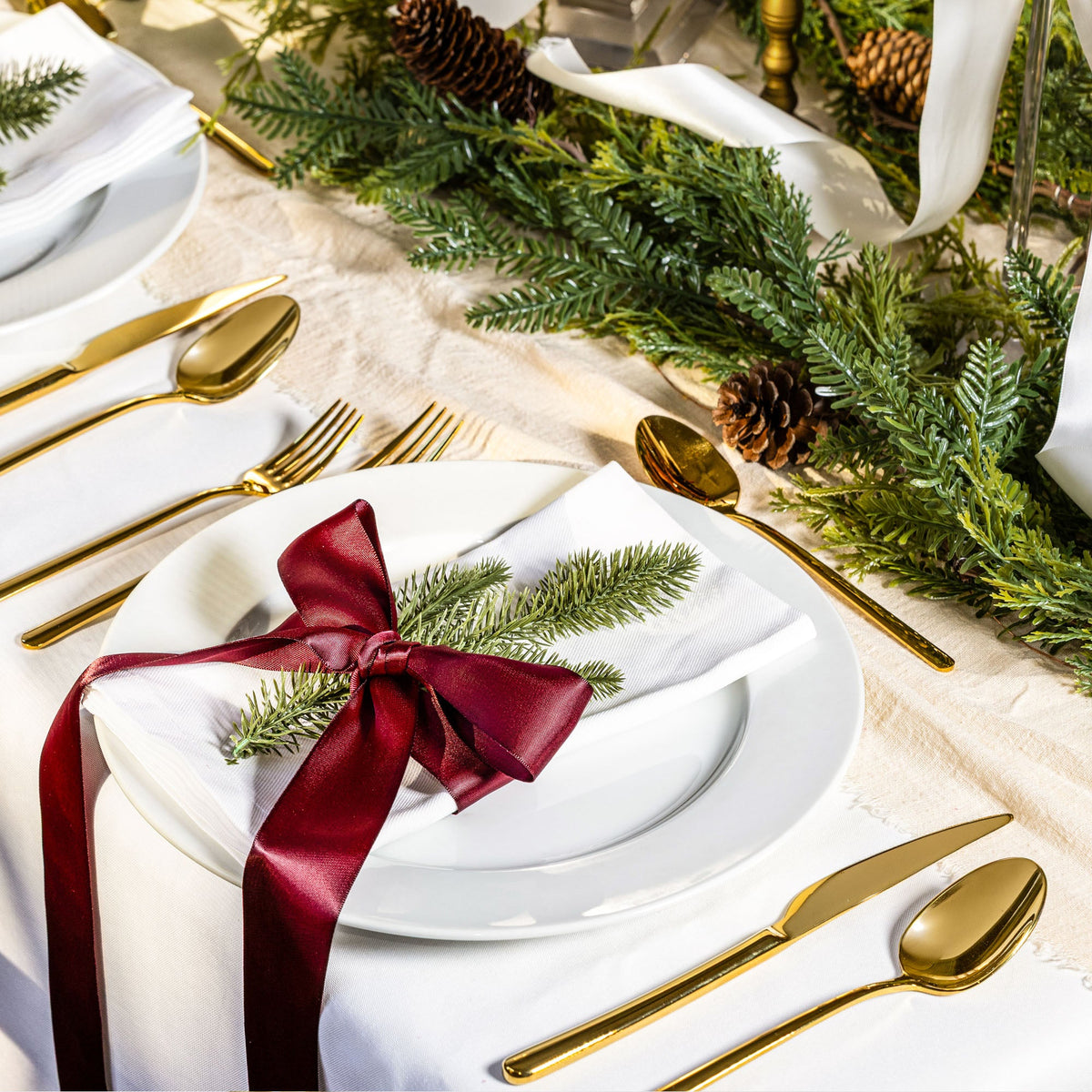 Emilia Mirror 20-Piece Flatware Set, in gold