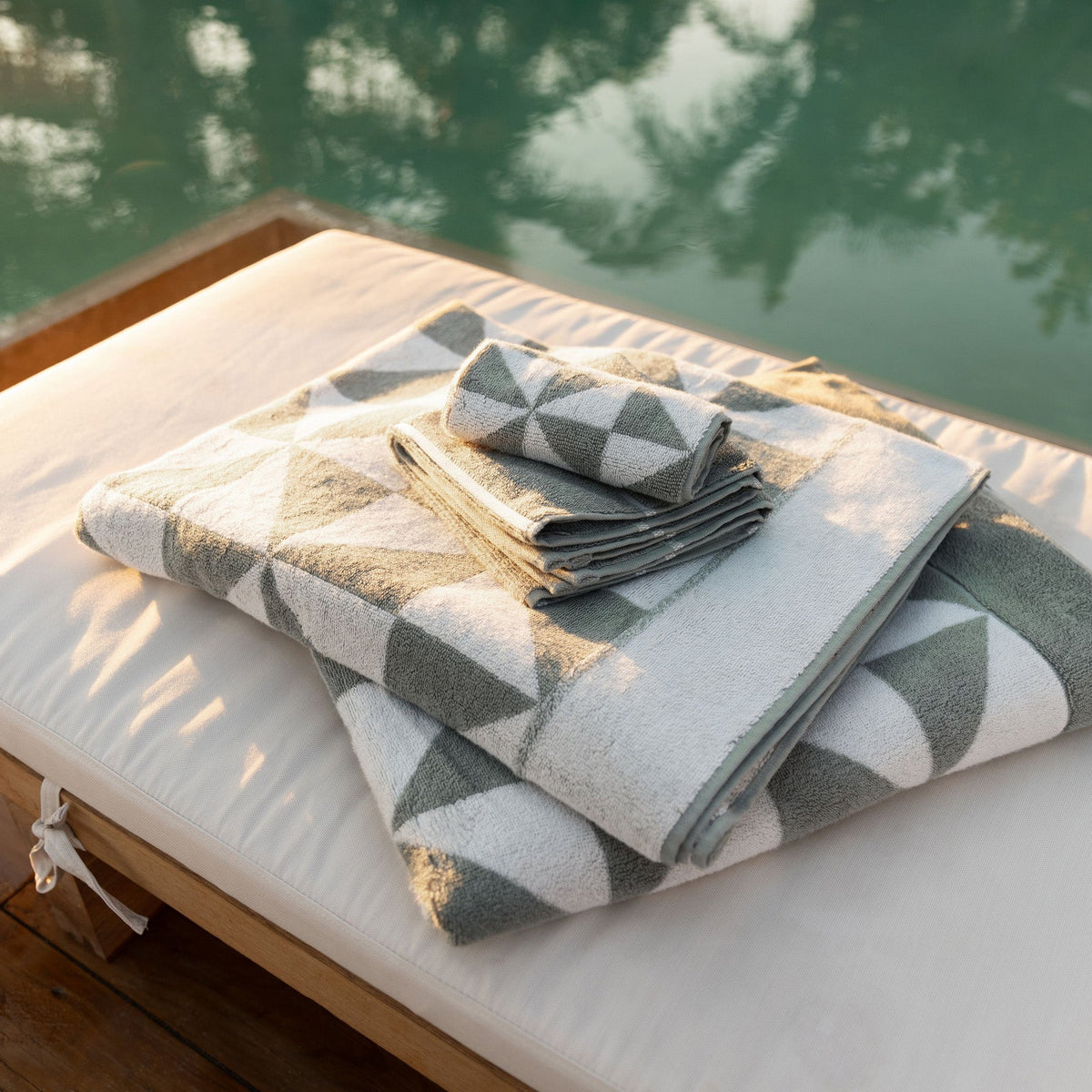 Umbra Australian Cotton Towels, view 4