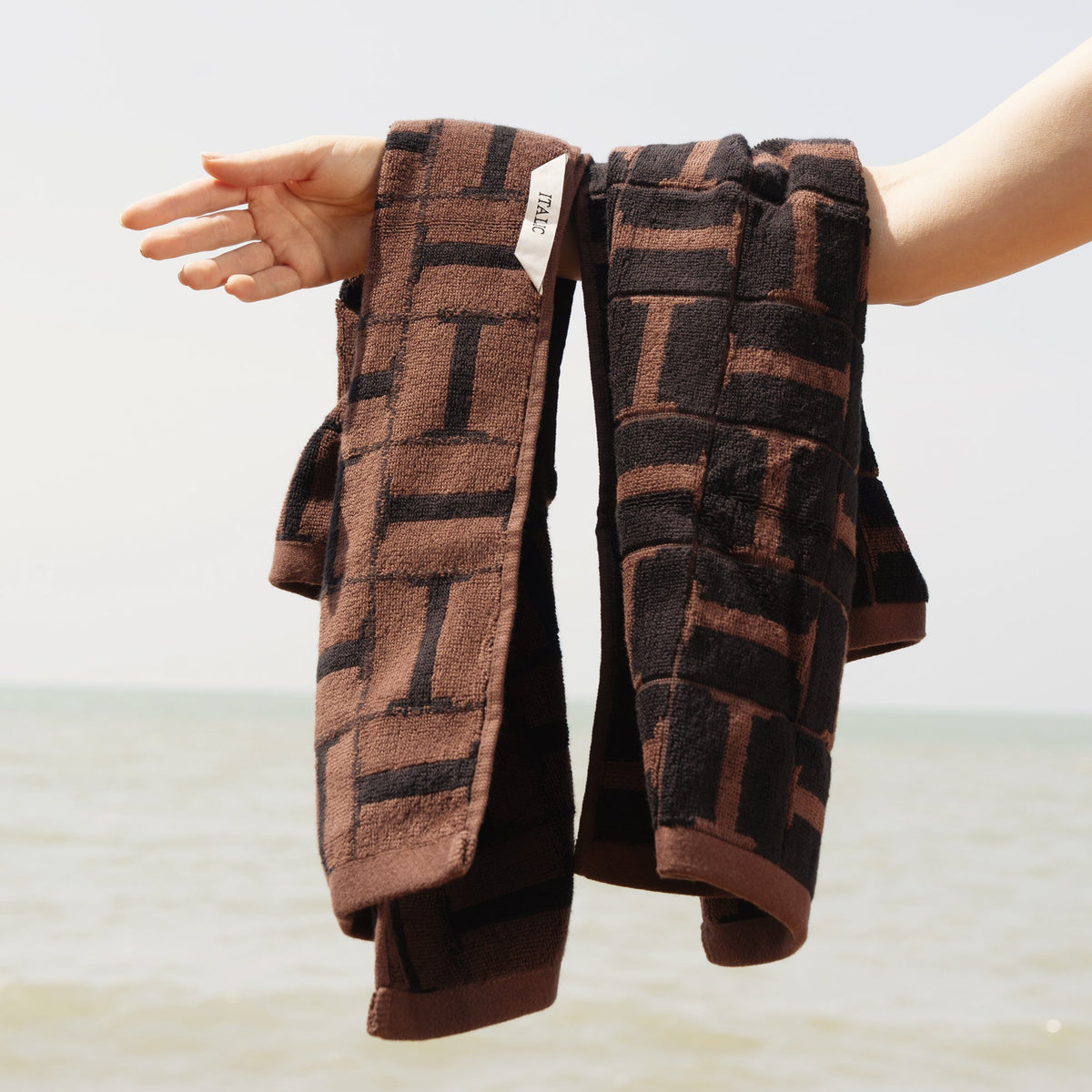 Tessera Australian Cotton Towels, in Tobacco & Black, hand towel (set of 2)